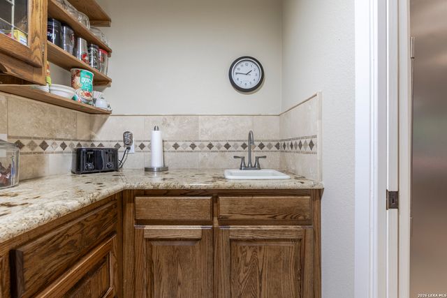 110 Suttles Ave, San Marcos, TX 78666