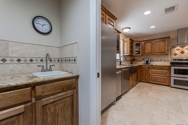 110 Suttles Ave, San Marcos, TX 78666