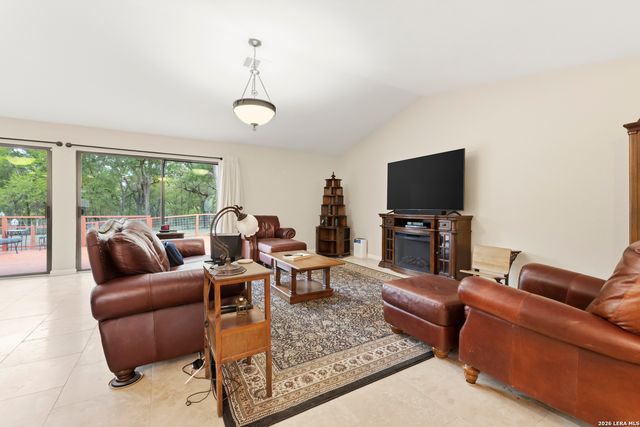 110 Suttles Ave, San Marcos, TX 78666