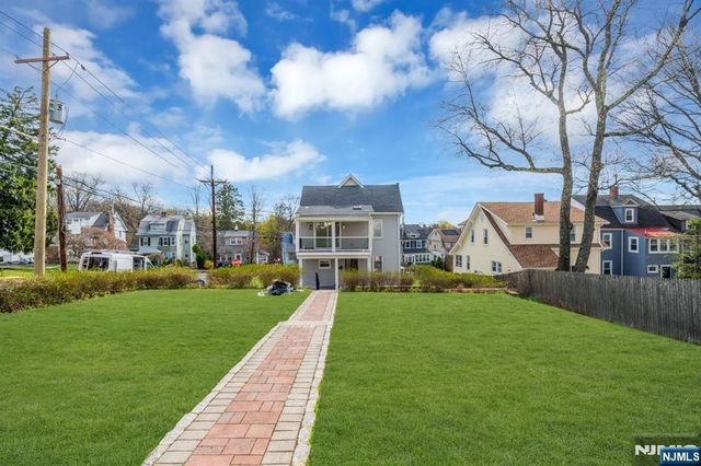 27 Valley Way, West Orange, NJ 07052