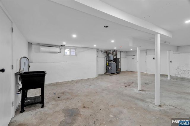 27 Valley Way, West Orange, NJ 07052