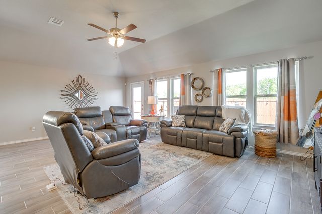 6316 Utopia Drive, Fort Worth, TX 76179