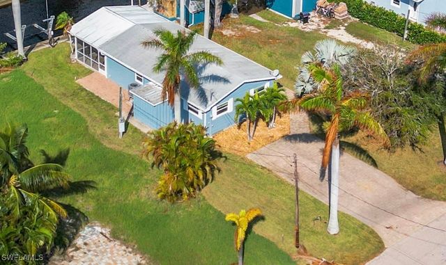 27571 Tarpon WAY, Bonita Springs, FL 34134