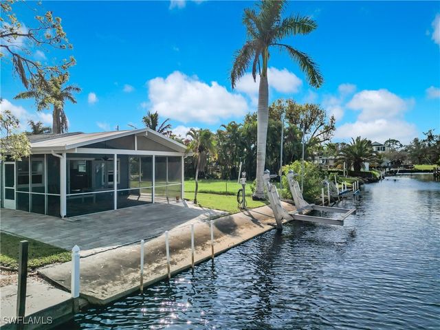 27571 Tarpon WAY, Bonita Springs, FL 34134