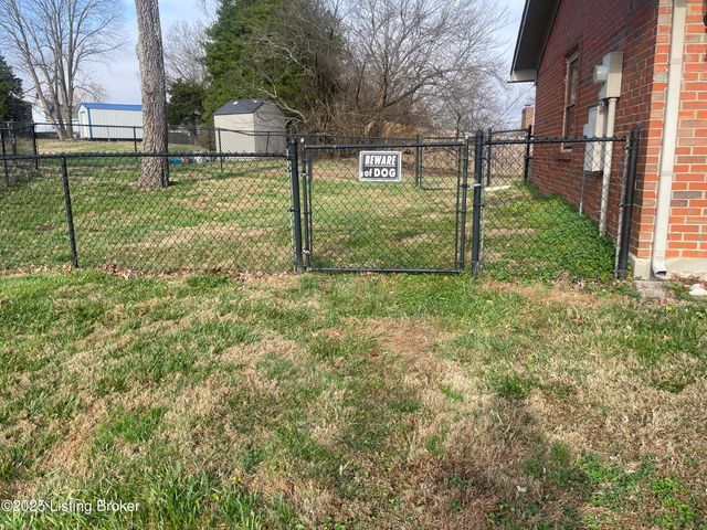 2618 Windsor Forest Dr, Louisville, KY 40272