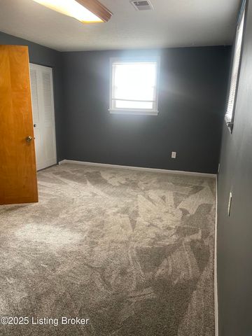 2618 Windsor Forest Dr, Louisville, KY 40272