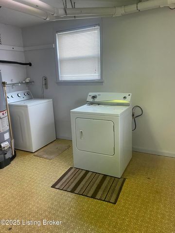 2618 Windsor Forest Dr, Louisville, KY 40272