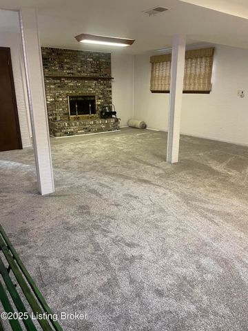 2618 Windsor Forest Dr, Louisville, KY 40272