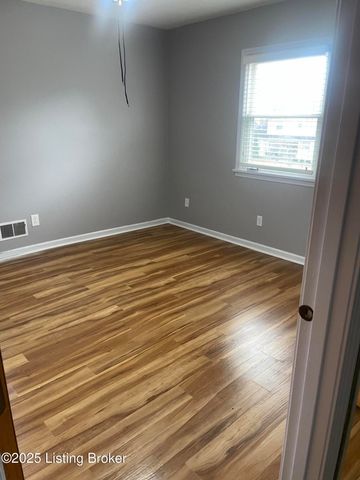 2618 Windsor Forest Dr, Louisville, KY 40272