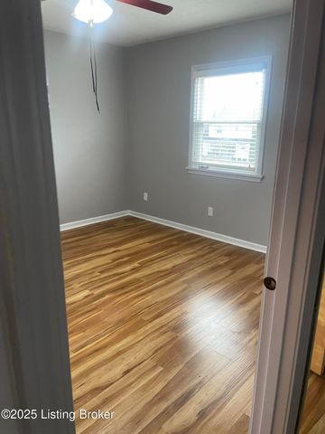 2618 Windsor Forest Dr, Louisville, KY 40272