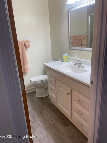 2618 Windsor Forest Dr, Louisville, KY 40272