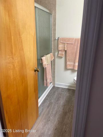 2618 Windsor Forest Dr, Louisville, KY 40272