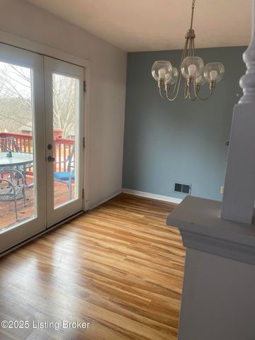 2618 Windsor Forest Dr, Louisville, KY 40272