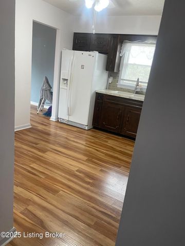 2618 Windsor Forest Dr, Louisville, KY 40272