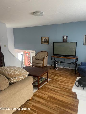 2618 Windsor Forest Dr, Louisville, KY 40272