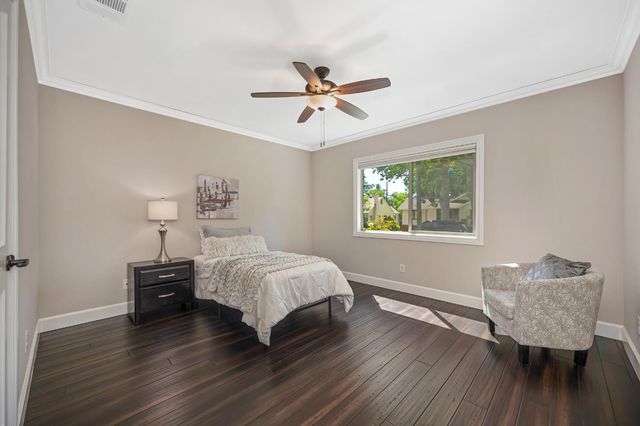 1865 44th St, Sacramento, CA 95819