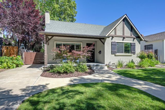 1865 44th St, Sacramento, CA 95819