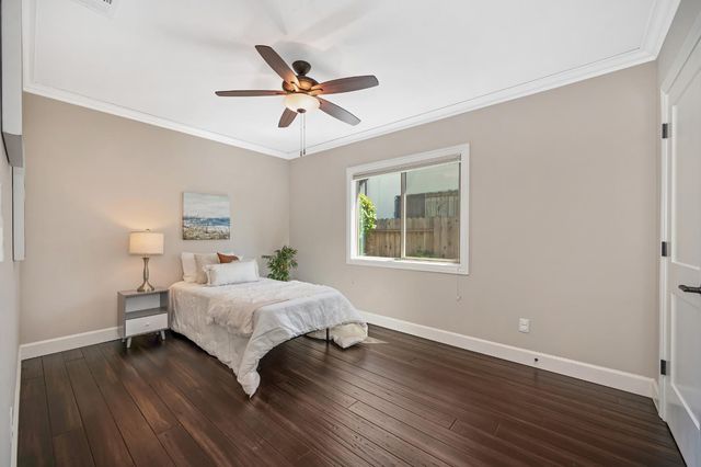 1865 44th St, Sacramento, CA 95819