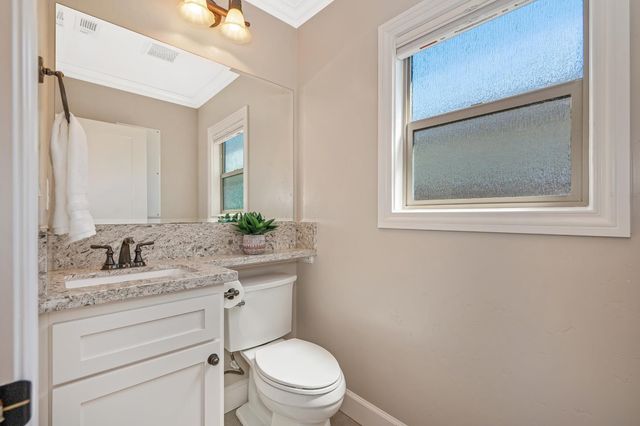 1865 44th St, Sacramento, CA 95819