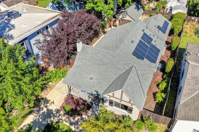 1865 44th St, Sacramento, CA 95819