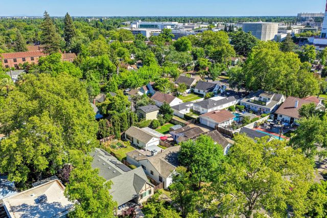 1865 44th St, Sacramento, CA 95819