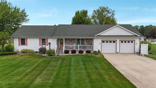 29390 Saddlebred Lane, Dowagiac, MI 49047