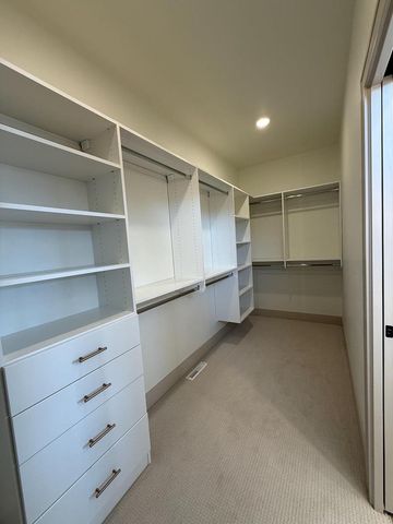 4065 N HEGNER FARM COURT, Grand Chute, WI 54913