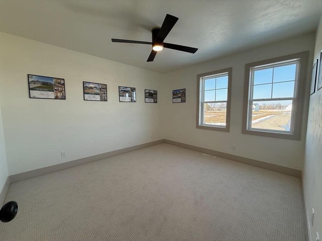 4065 N HEGNER FARM COURT, Grand Chute, WI 54913