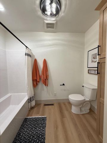 4065 N HEGNER FARM COURT, Grand Chute, WI 54913