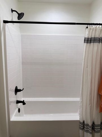 4065 N HEGNER FARM COURT, Grand Chute, WI 54913