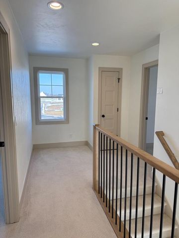 4065 N HEGNER FARM COURT, Grand Chute, WI 54913