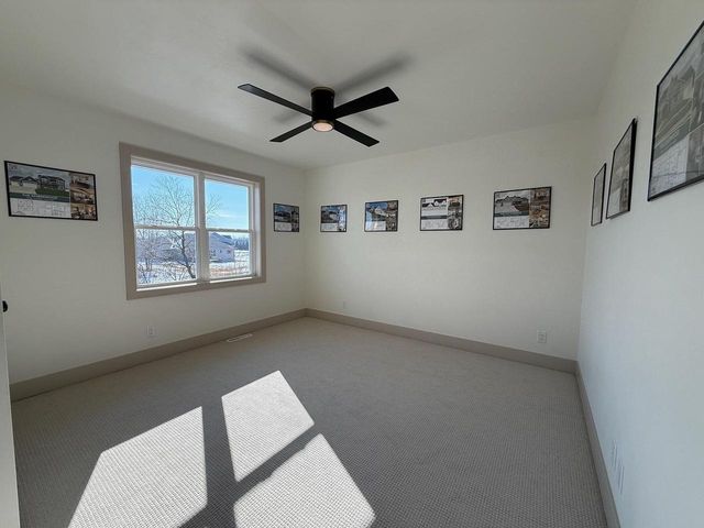 4065 N HEGNER FARM COURT, Grand Chute, WI 54913