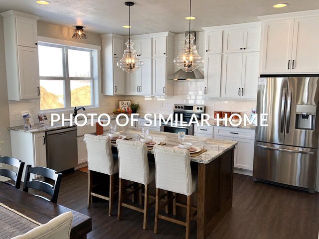 4065 N HEGNER FARM COURT, Grand Chute, WI 54913