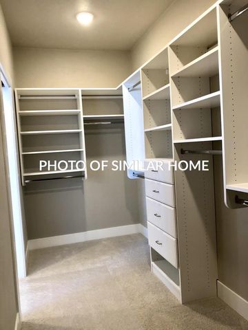 4065 N HEGNER FARM COURT, Grand Chute, WI 54913