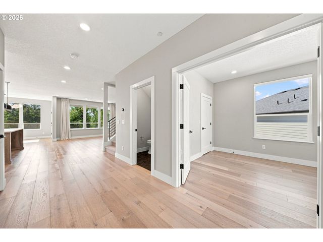 2400 N S St, Washougal, WA 98671