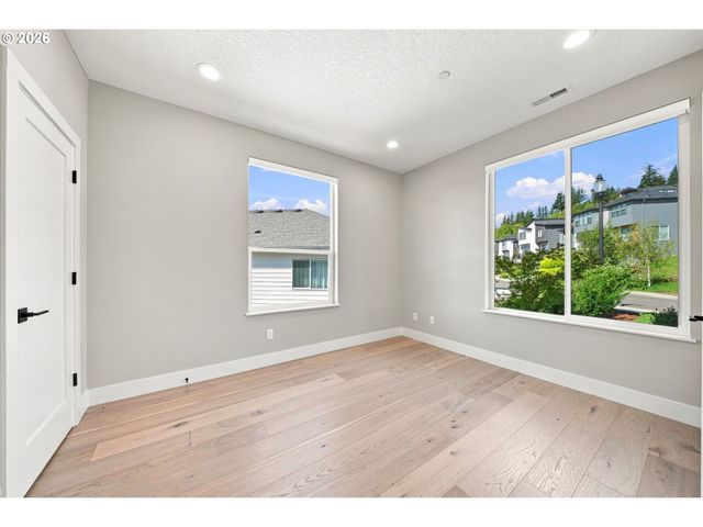2400 N S St, Washougal, WA 98671