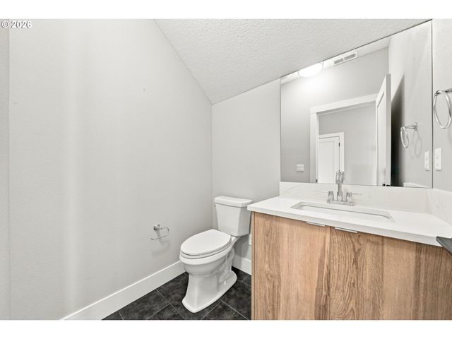 2400 N S St, Washougal, WA 98671
