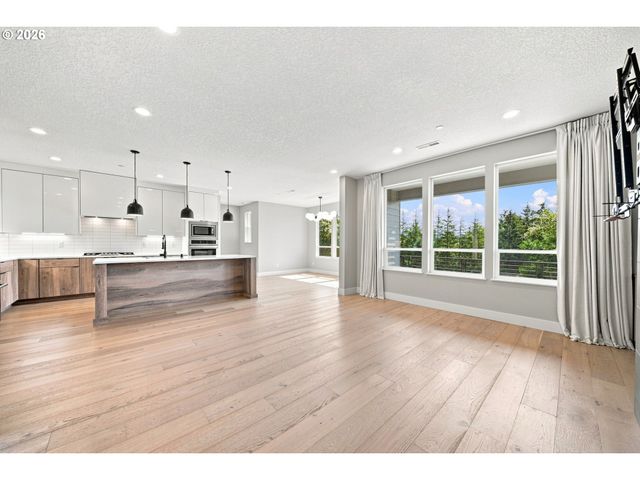 2400 N S St, Washougal, WA 98671