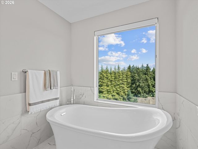 2400 N S St, Washougal, WA 98671