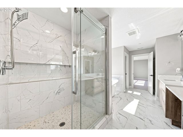 2400 N S St, Washougal, WA 98671