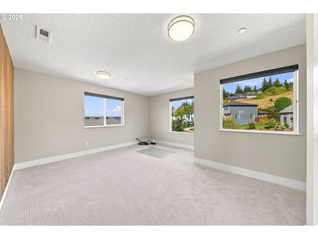 2400 N S St, Washougal, WA 98671