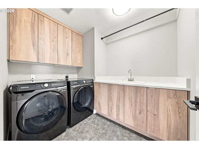 2400 N S St, Washougal, WA 98671