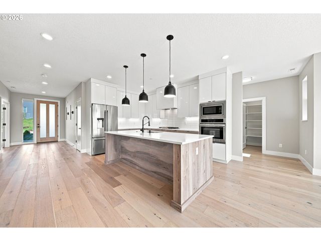 2400 N S St, Washougal, WA 98671