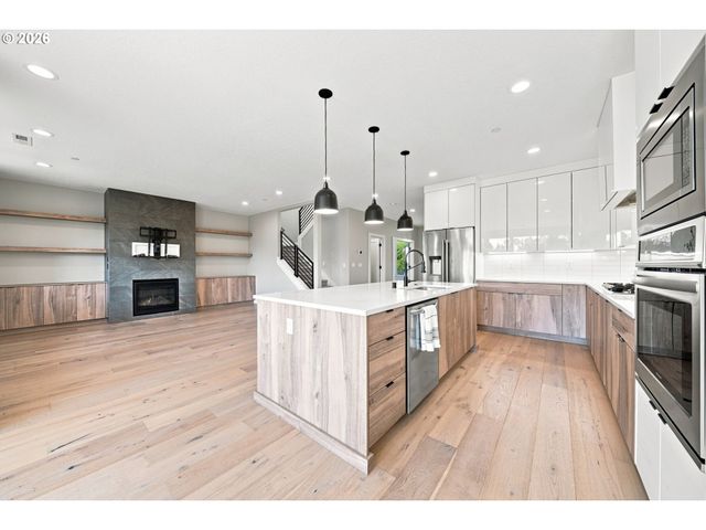 2400 N S St, Washougal, WA 98671