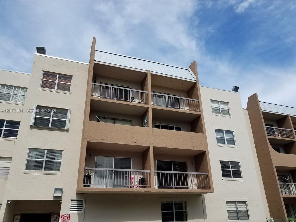 10900 SW 104th Street 212, Miami, FL 33176