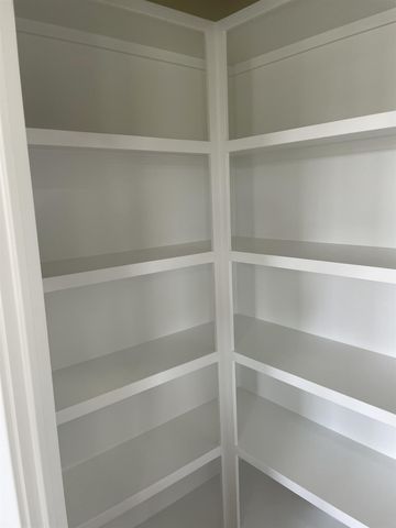 233 S Sycamore Dr, Valley Center, KS 67147