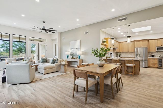 9270 E THOMPSON PEAK Parkway 364, Scottsdale, AZ 85255