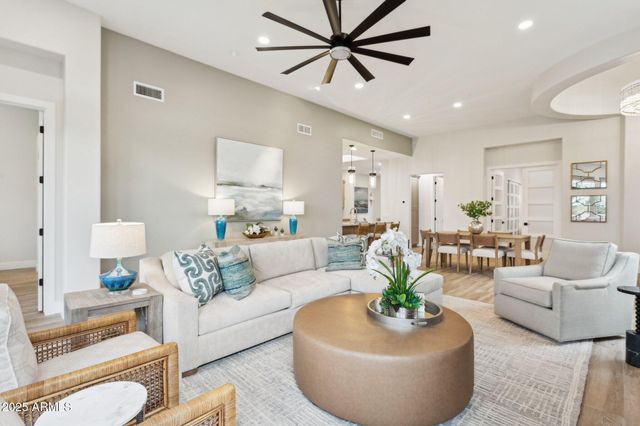 9270 E THOMPSON PEAK Parkway 364, Scottsdale, AZ 85255