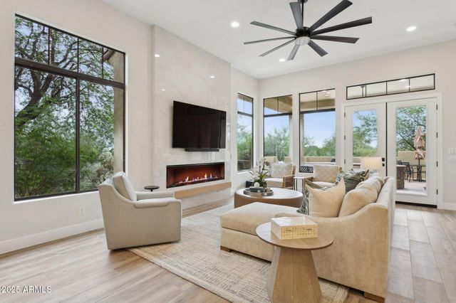 9270 E THOMPSON PEAK Parkway 364, Scottsdale, AZ 85255