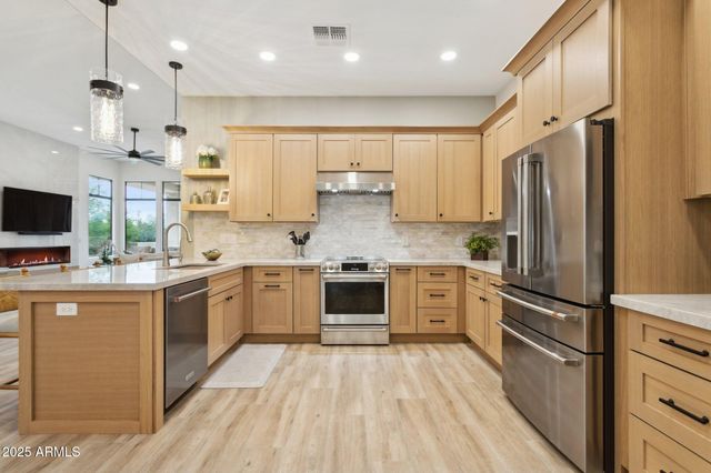 9270 E THOMPSON PEAK Parkway 364, Scottsdale, AZ 85255